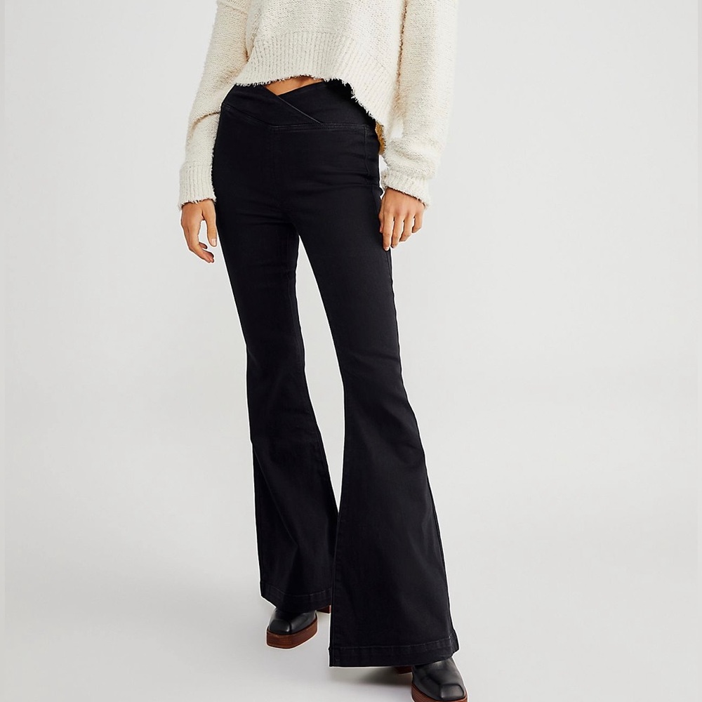 NWT Free People Venice Beach Super Flare Jeans